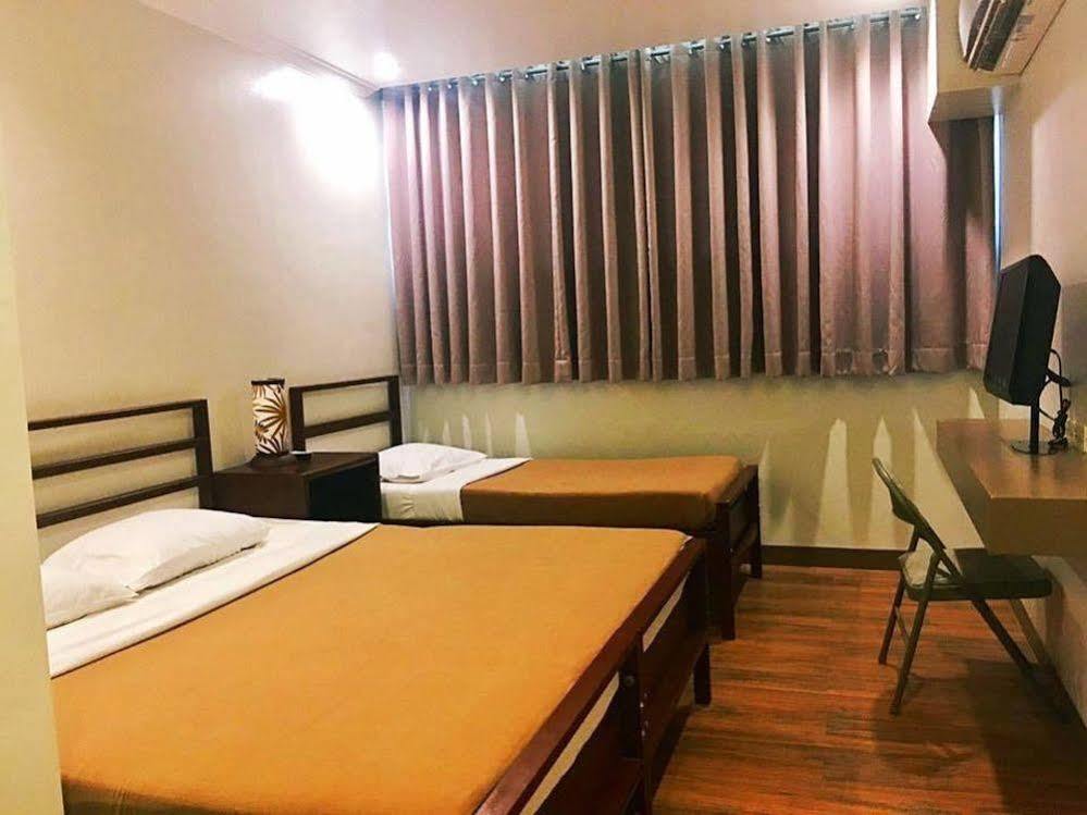 Hotel Tiffany Laoag Eksteriør billede