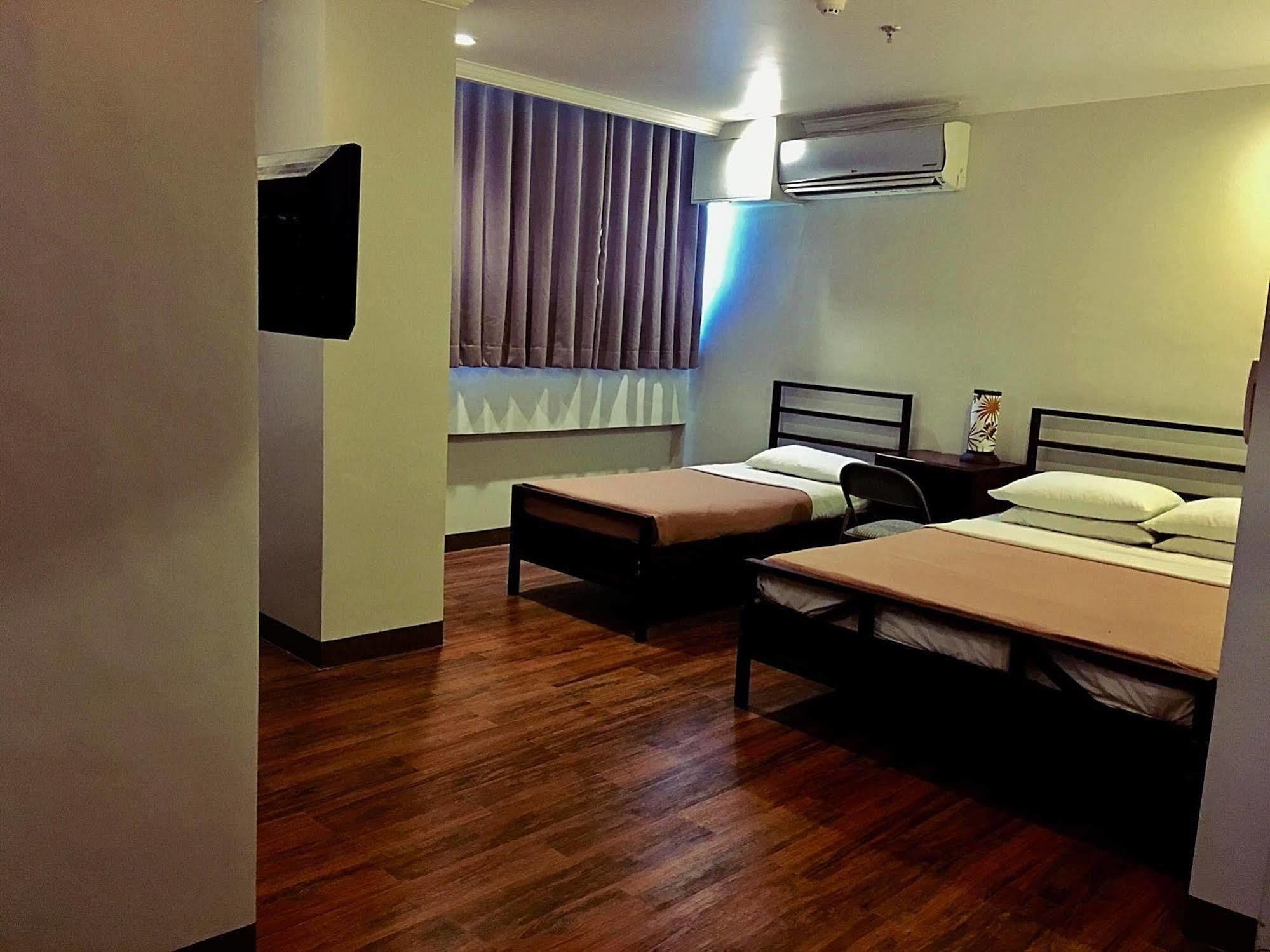 Hotel Tiffany Laoag Eksteriør billede